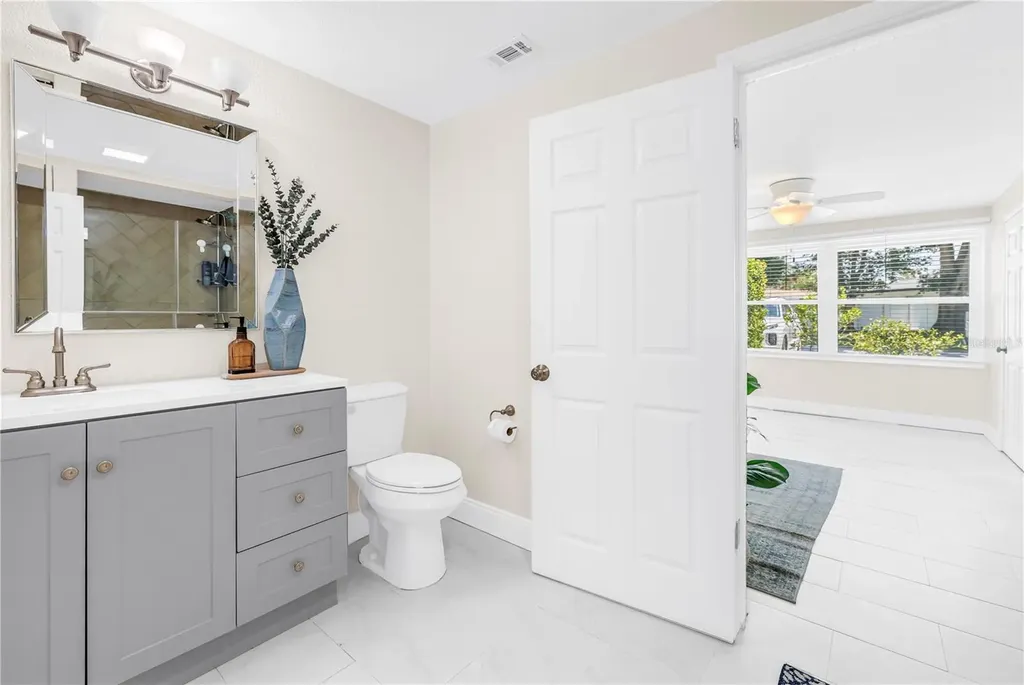 4039 Alberca Way S St Petersburg FL 33712