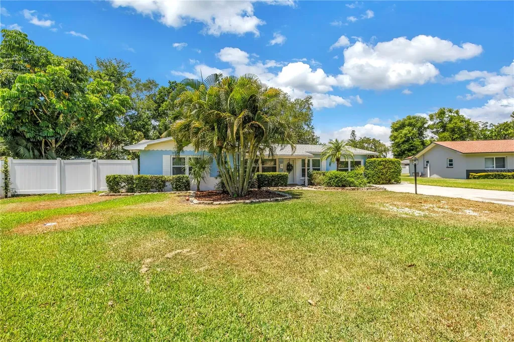 4039 Alberca Way S St Petersburg FL 33712