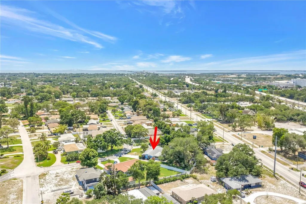 4039 Alberca Way S St Petersburg FL 33712