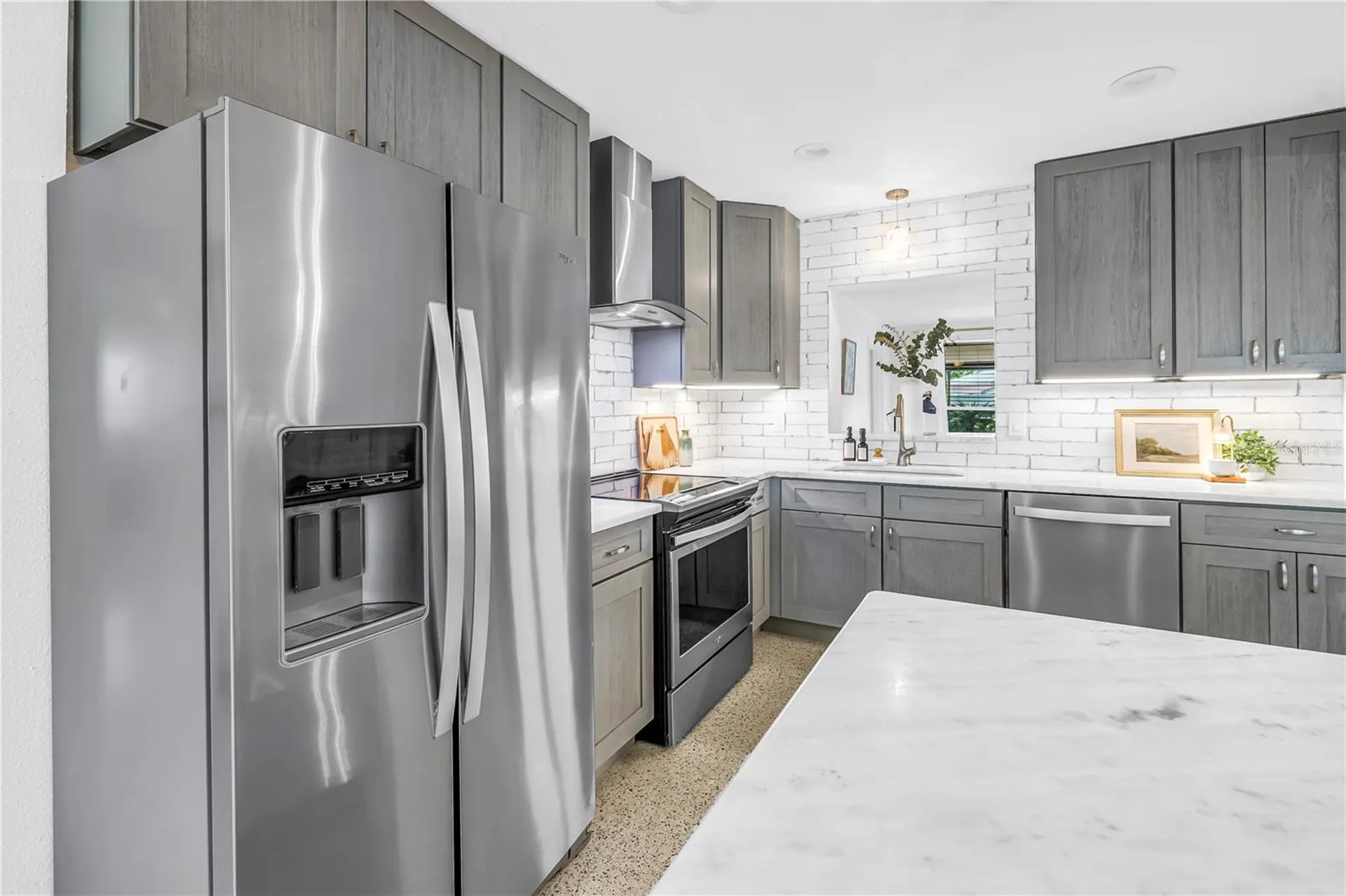 4039 Alberca Way S St Petersburg FL 33712