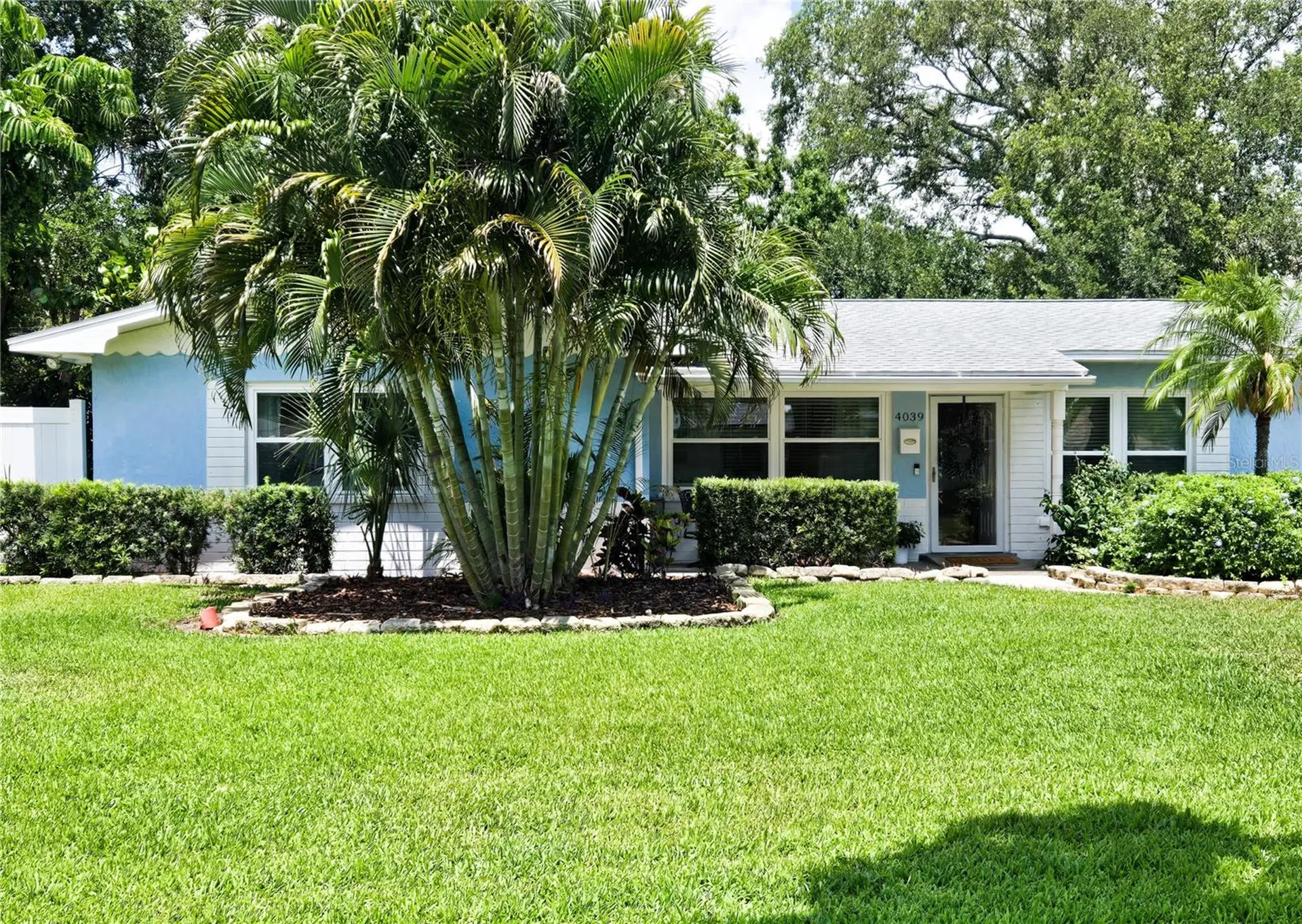 4039 Alberca Way S St Petersburg FL 33712