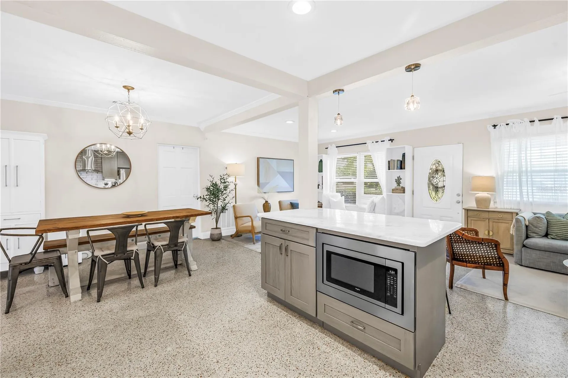 4039 Alberca Way S St Petersburg FL 33712