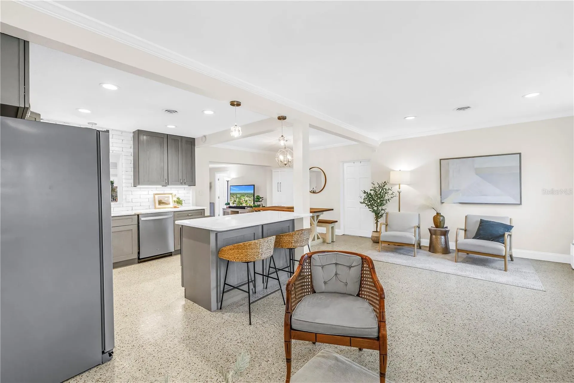 4039 Alberca Way S St Petersburg FL 33712