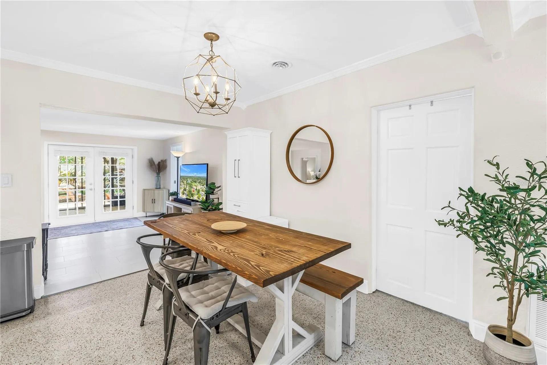 4039 Alberca Way S St Petersburg FL 33712