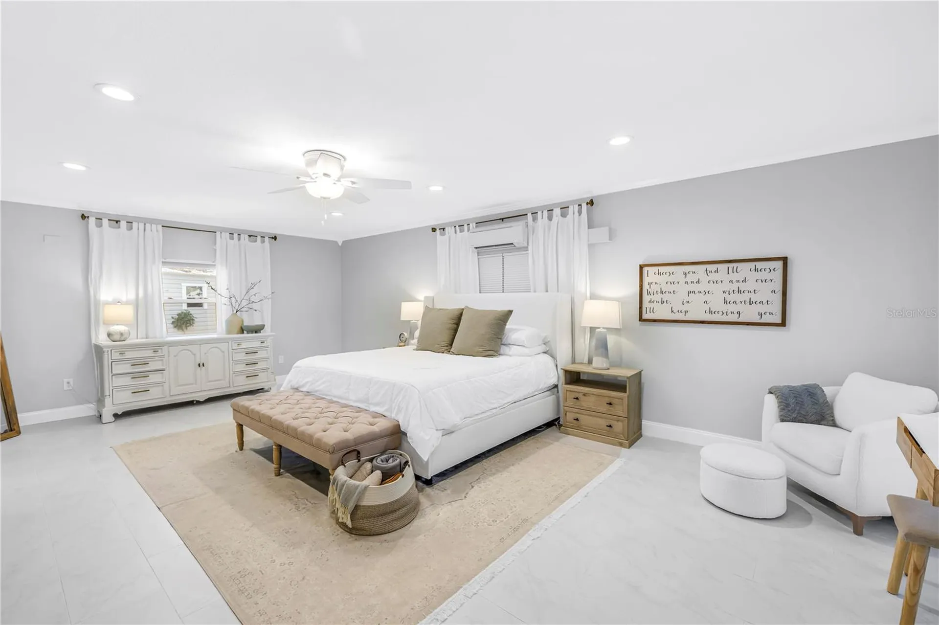 4039 Alberca Way S St Petersburg FL 33712
