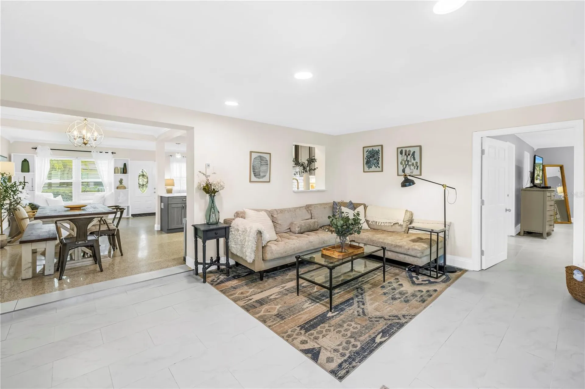 4039 Alberca Way S St Petersburg FL 33712