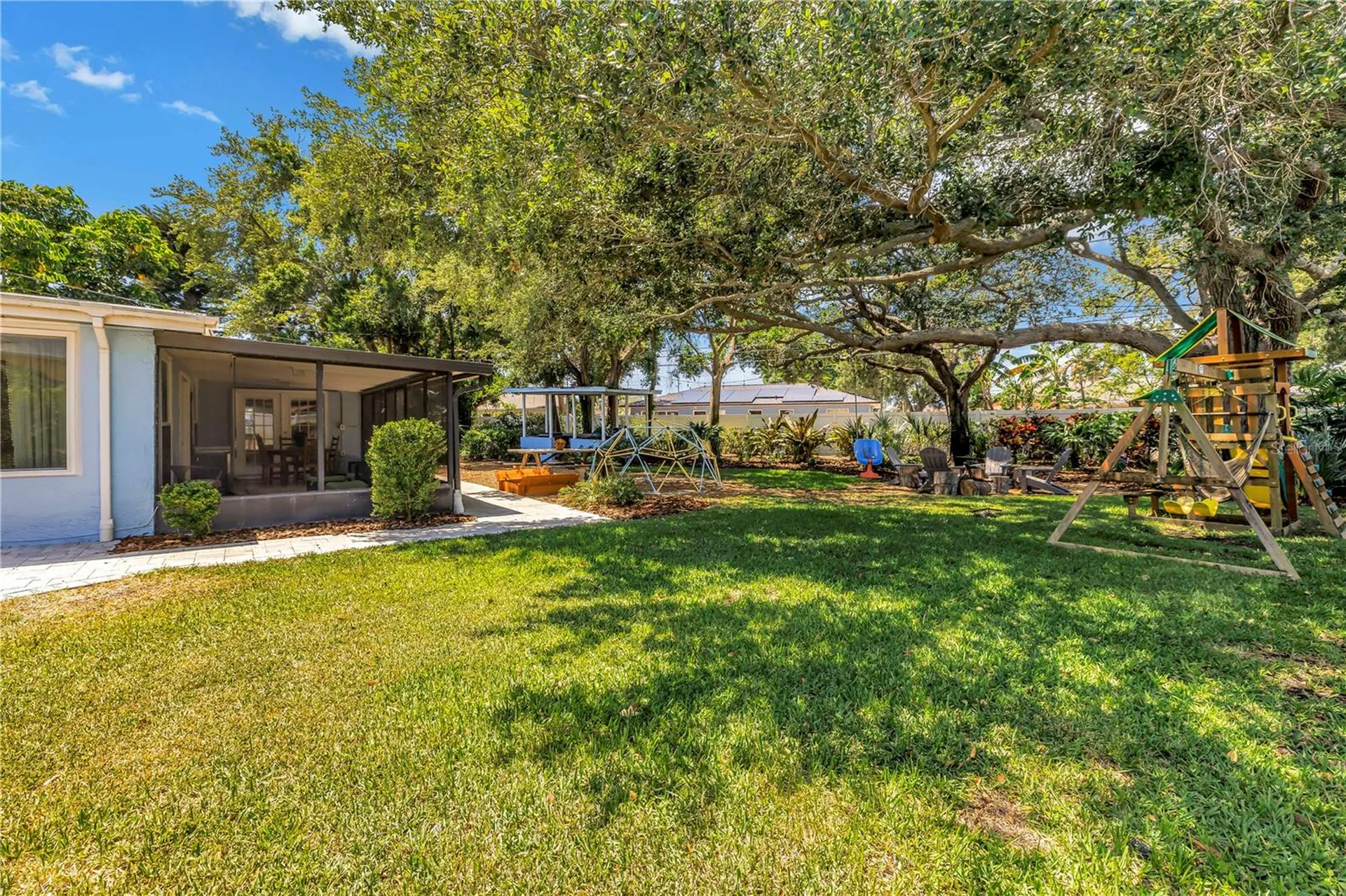 4039 Alberca Way S St Petersburg FL 33712