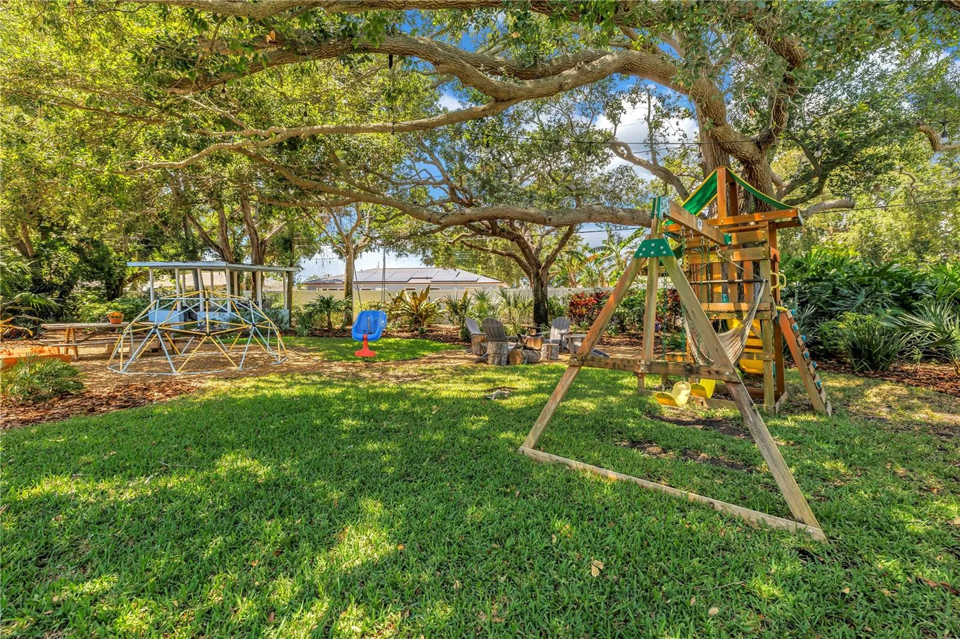 4039 Alberca Way S St Petersburg FL 33712