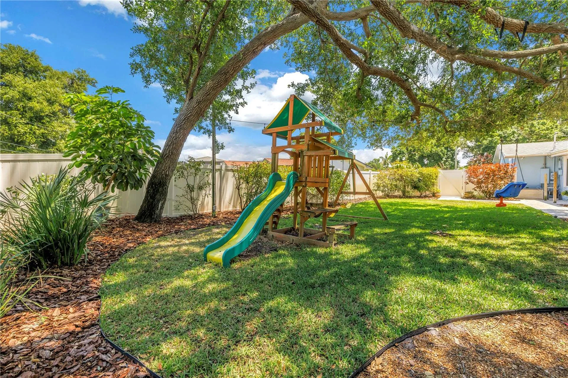 4039 Alberca Way S St Petersburg FL 33712