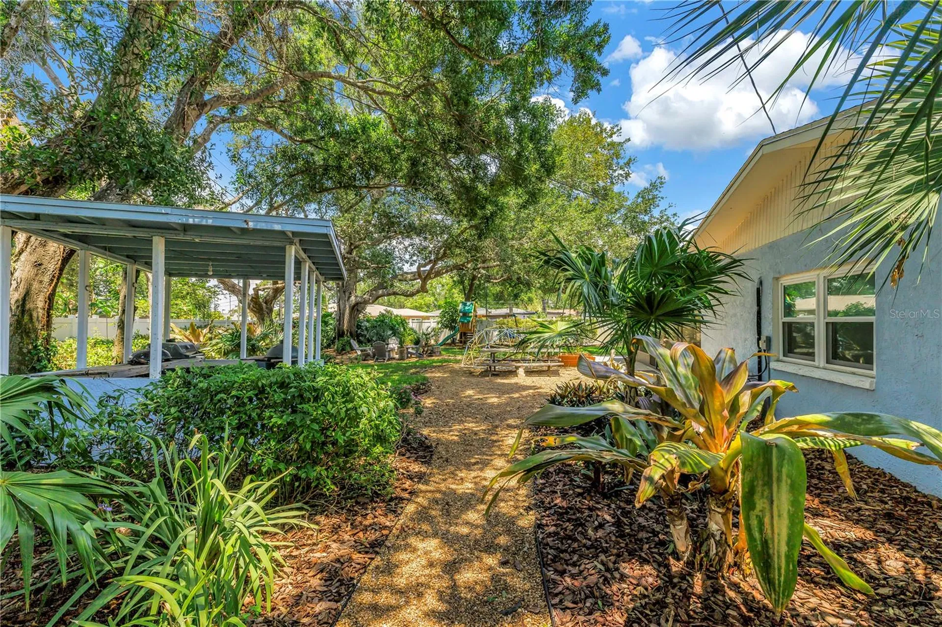 4039 Alberca Way S St Petersburg FL 33712