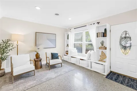 4039 Alberca Way S St Petersburg FL 33712