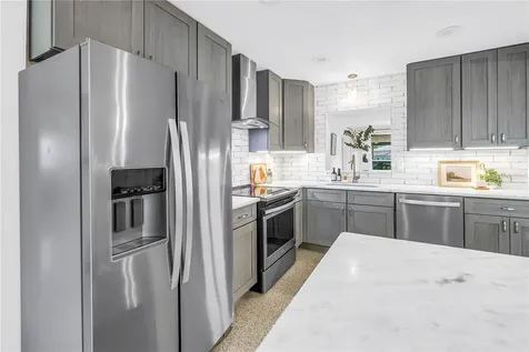 4039 Alberca Way S St Petersburg FL 33712