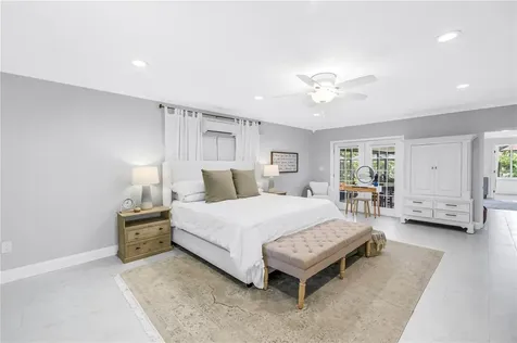 4039 Alberca Way S St Petersburg FL 33712