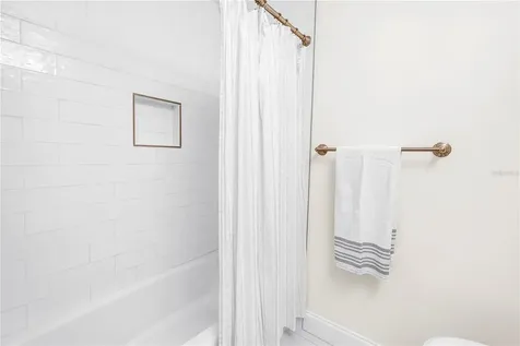 4039 Alberca Way S St Petersburg FL 33712