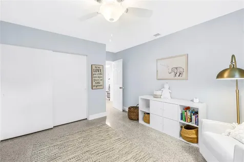 4039 Alberca Way S St Petersburg FL 33712