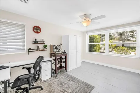 4039 Alberca Way S St Petersburg FL 33712