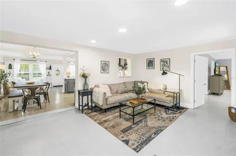 4039 Alberca Way S St Petersburg FL 33712