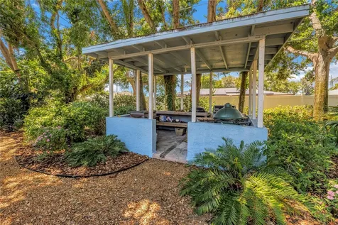 4039 Alberca Way S St Petersburg FL 33712
