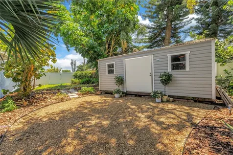 4039 Alberca Way S St Petersburg FL 33712