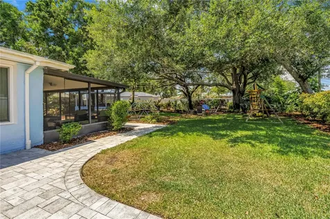 4039 Alberca Way S St Petersburg FL 33712