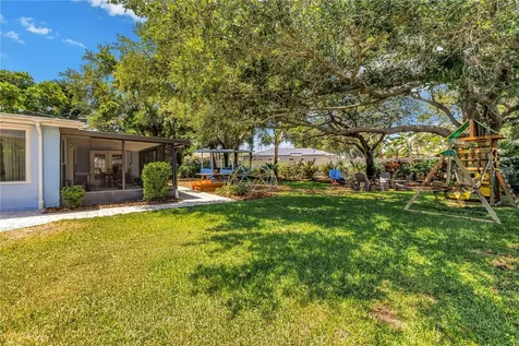 4039 Alberca Way S St Petersburg FL 33712