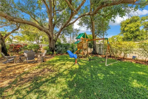 4039 Alberca Way S St Petersburg FL 33712