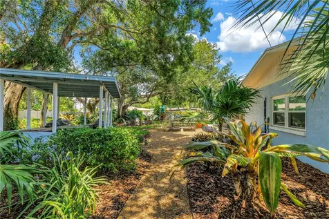 4039 Alberca Way S St Petersburg FL 33712