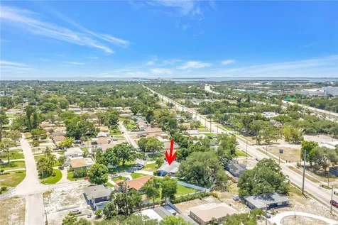 4039 Alberca Way S St Petersburg FL 33712