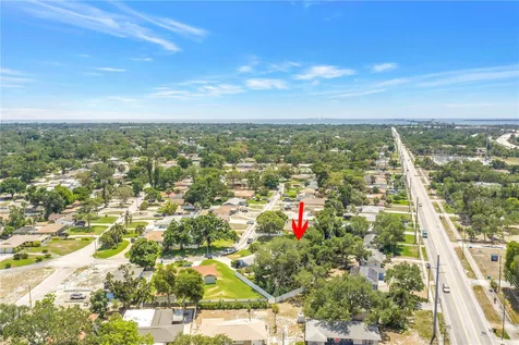 4039 Alberca Way S St Petersburg FL 33712