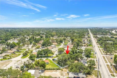 4039 Alberca Way S St Petersburg FL 33712