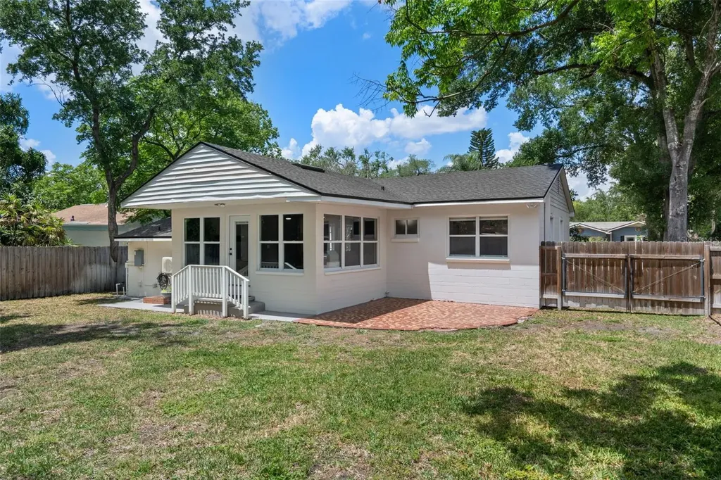 1007 E Jean Street Tampa FL 33604