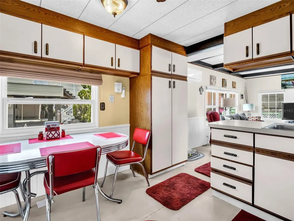 800 Chesapeake Drive Tarpon Springs FL 34689