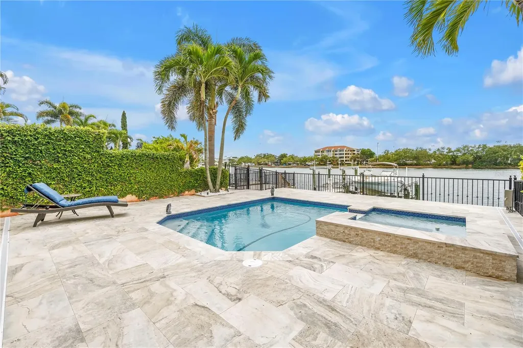 1133 Abbeys Way Tampa FL 33602
