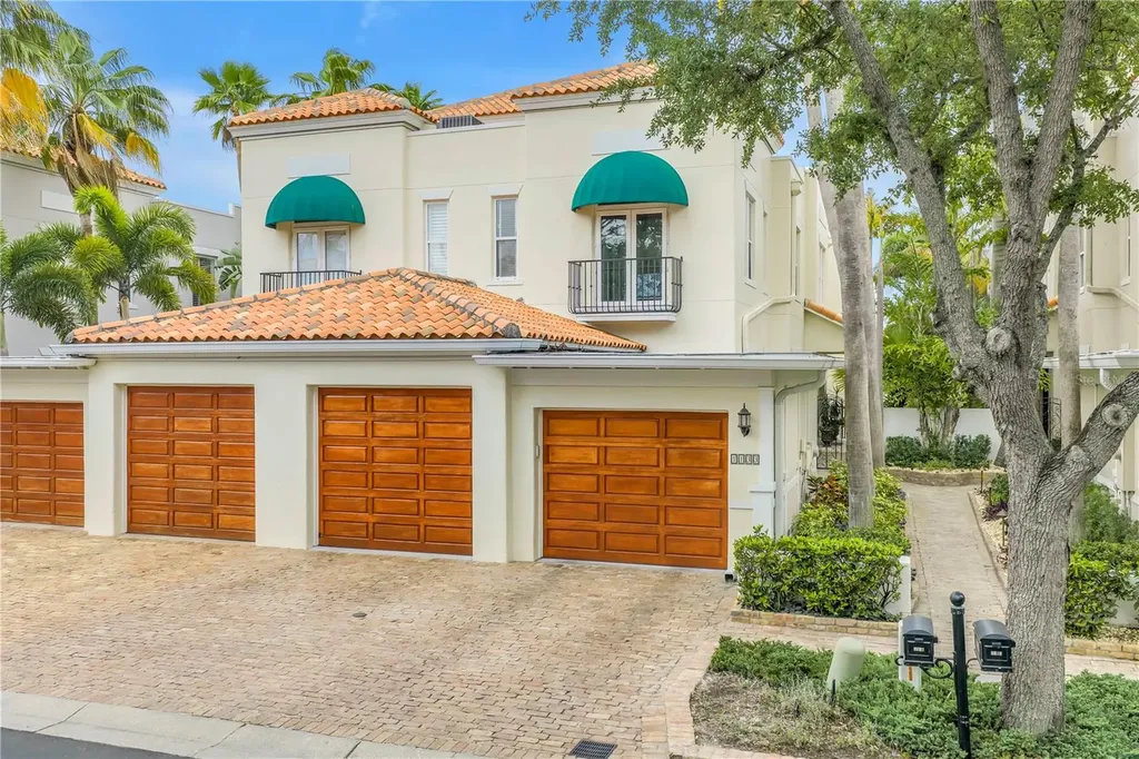 1133 Abbeys Way Tampa FL 33602