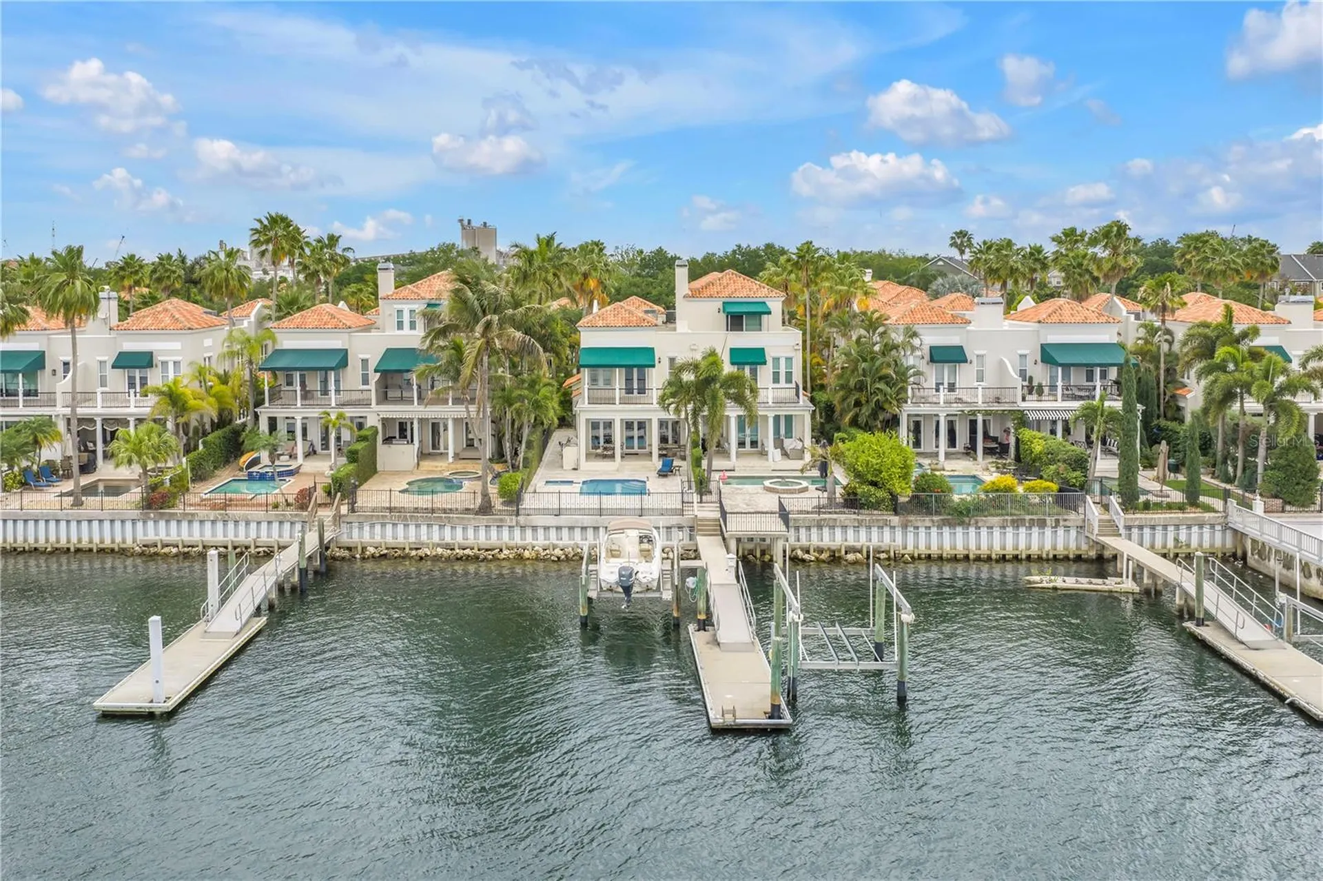 1133 Abbeys Way Tampa FL 33602