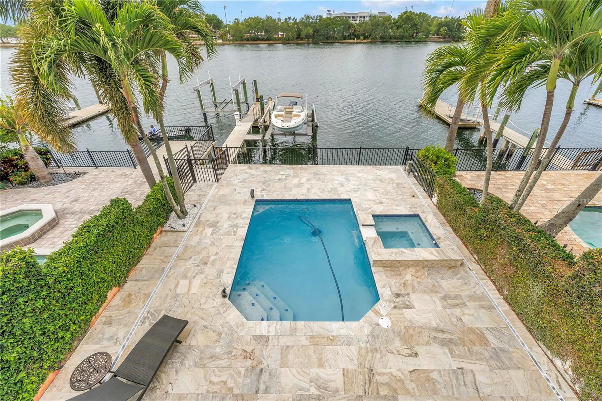 1133 Abbeys Way Tampa FL 33602