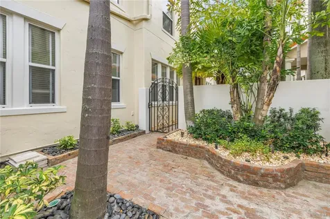 1133 Abbeys Way Tampa FL 33602