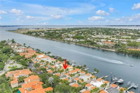 1133 Abbeys Way Tampa FL 33602