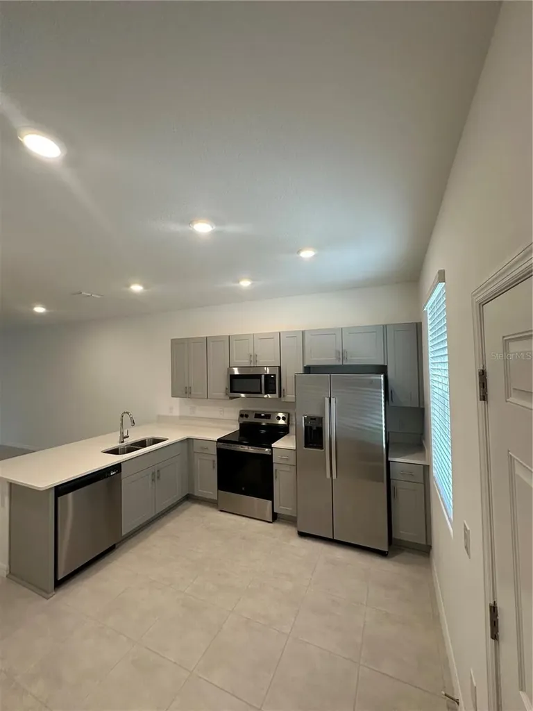 3137 Skyline Loop Kissimmee FL 34758