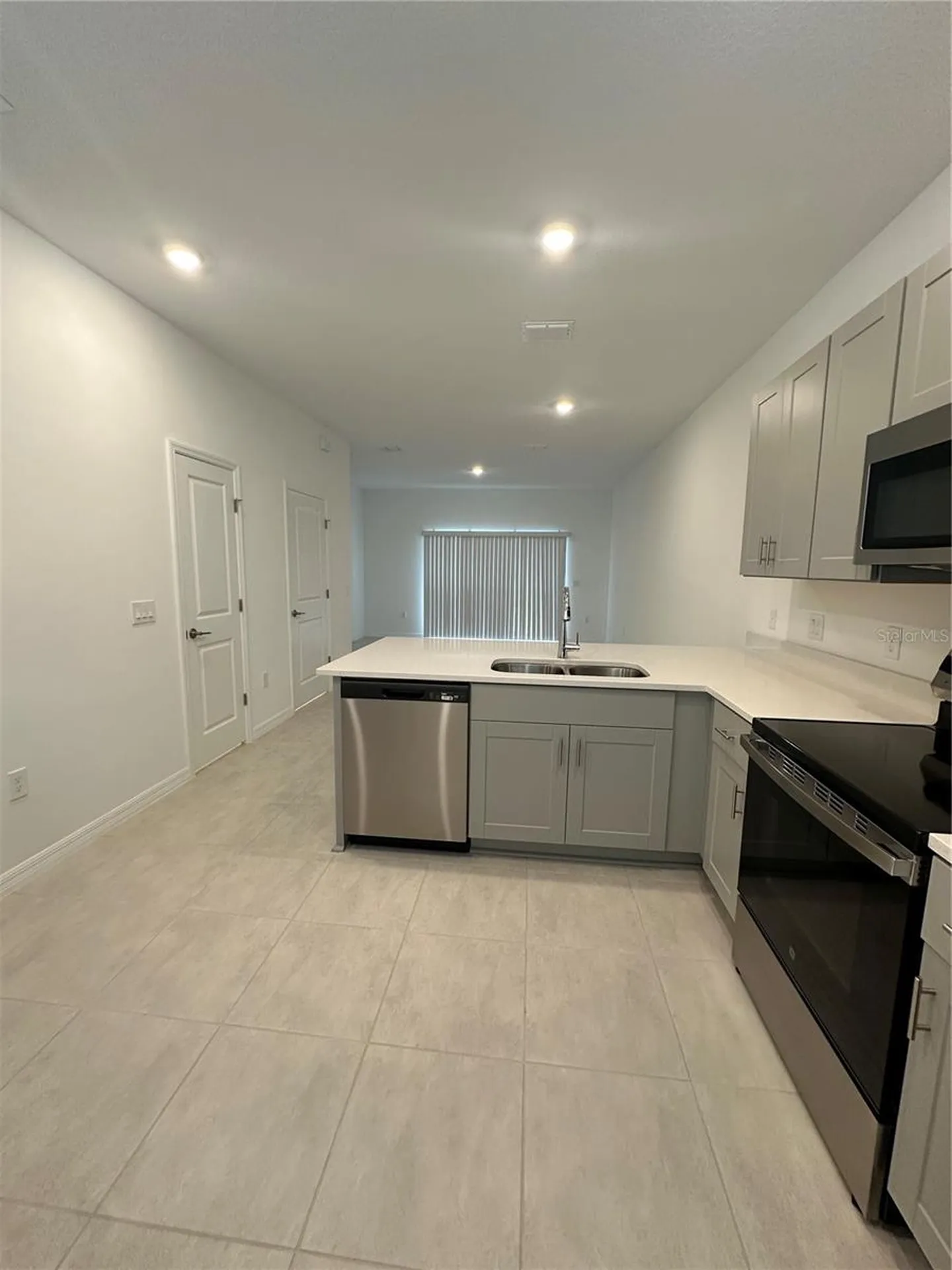 3137 Skyline Loop Kissimmee FL 34758