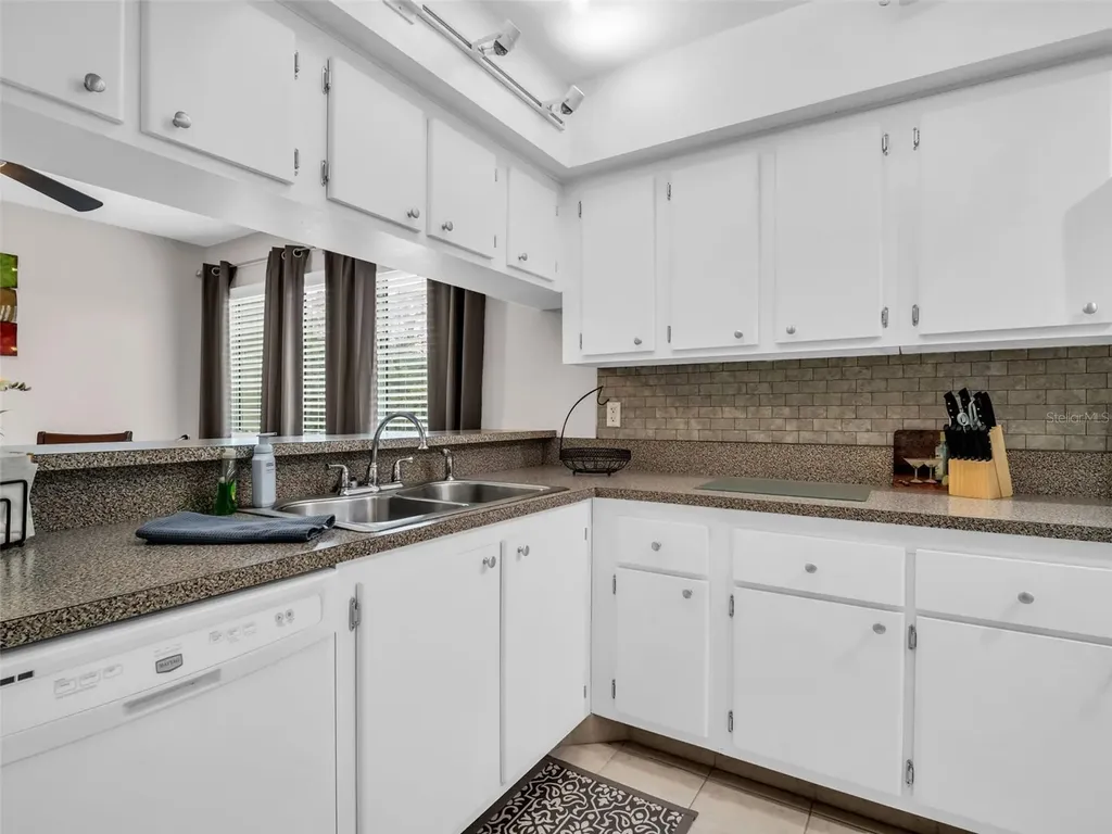 608 Windrush Bay Drive Tarpon Springs FL 34689