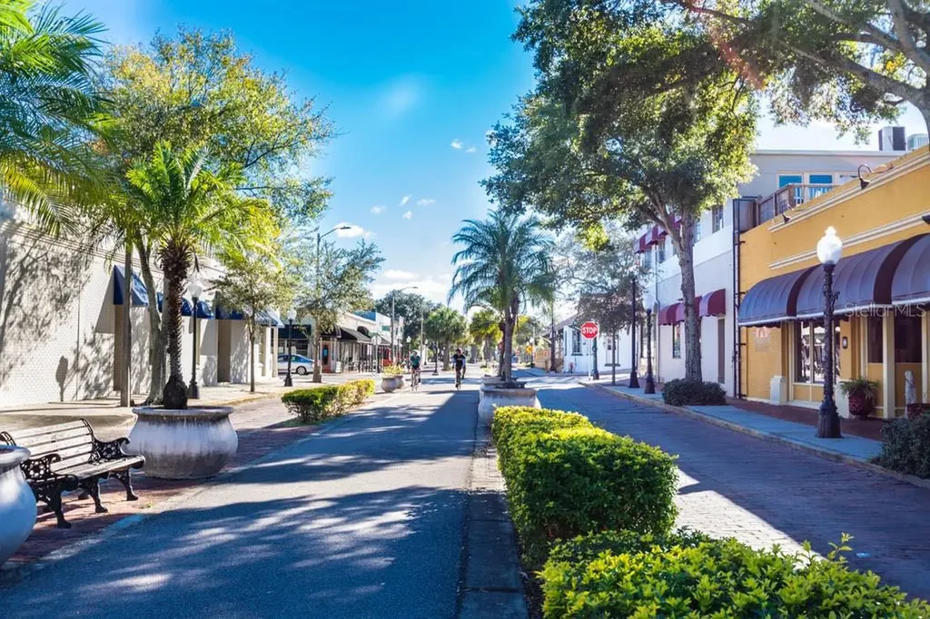 608 Windrush Bay Drive Tarpon Springs FL 34689