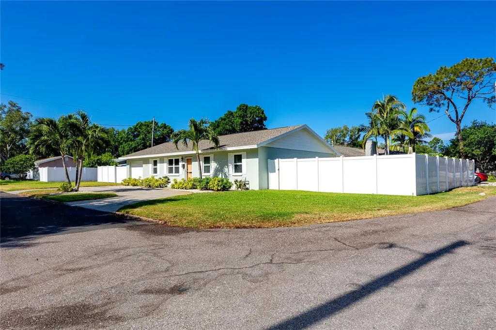 4550 3rd Street N St Petersburg FL 33703