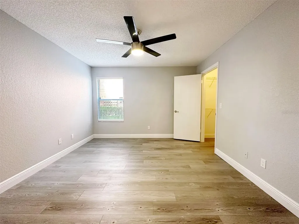 5124 Conroy Road Orlando FL 32811