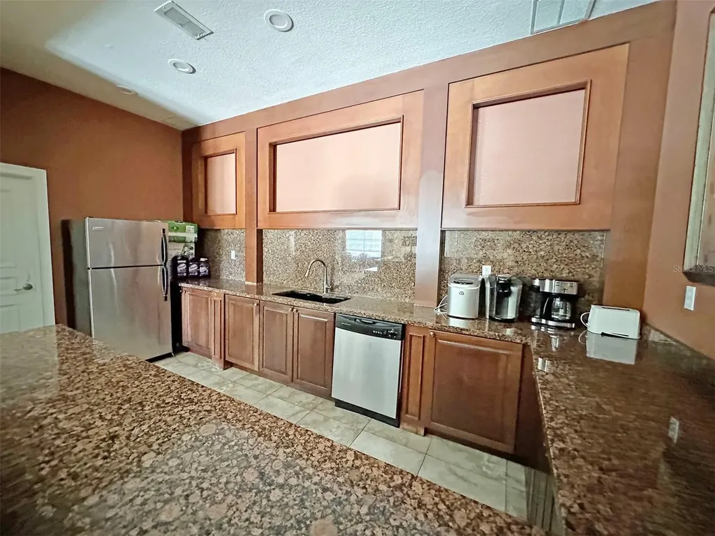 5124 Conroy Road Orlando FL 32811