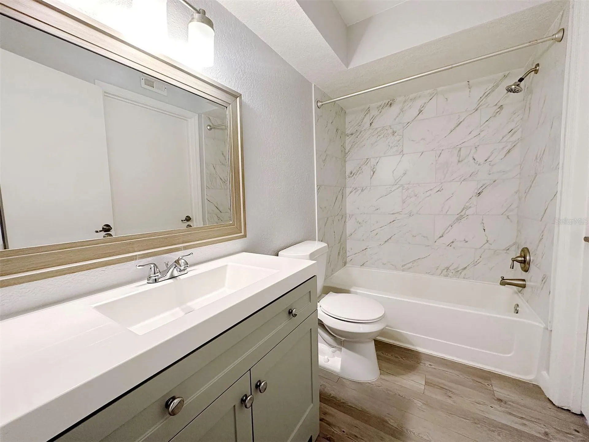 5124 Conroy Road Orlando FL 32811