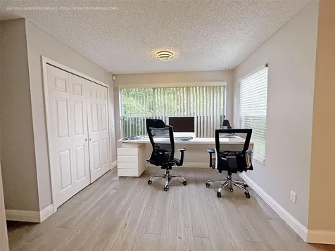 5124 Conroy Road Orlando FL 32811