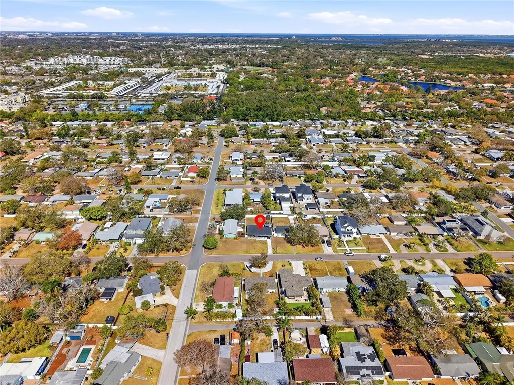 411 42nd Avenue NE St Petersburg FL 33703