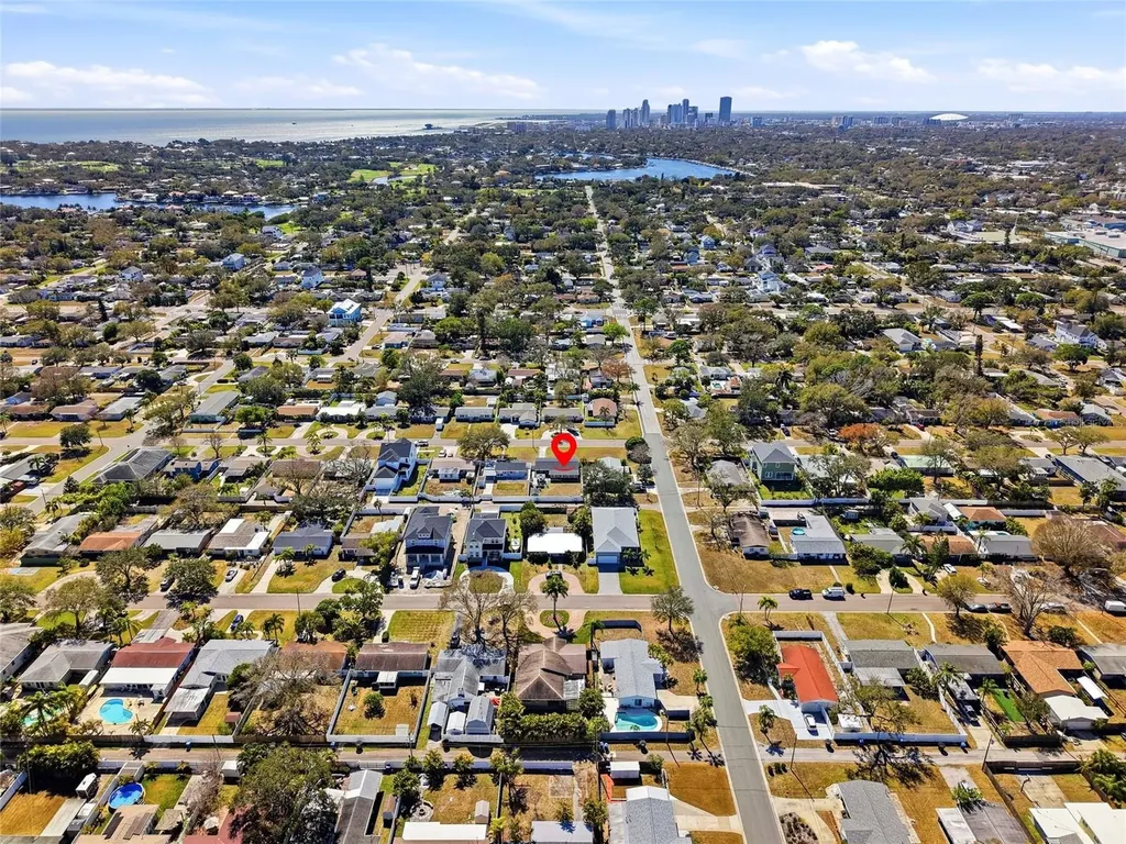 411 42nd Avenue NE St Petersburg FL 33703