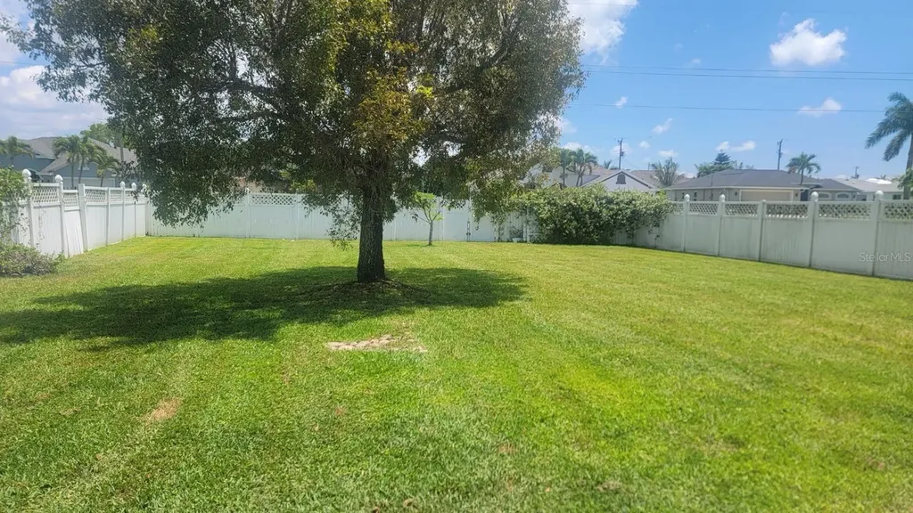 2017 Cape Heather Circle Cape Coral FL 33991